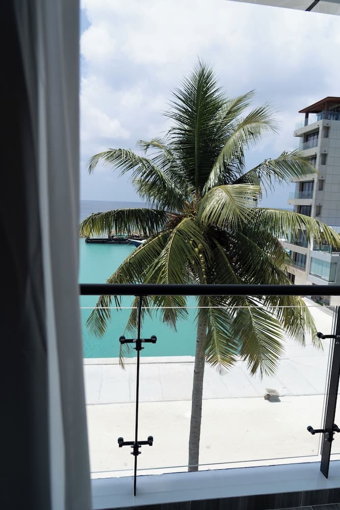 Wings by Hawks Hotels Kamadhoo Baa Atoll - View 12