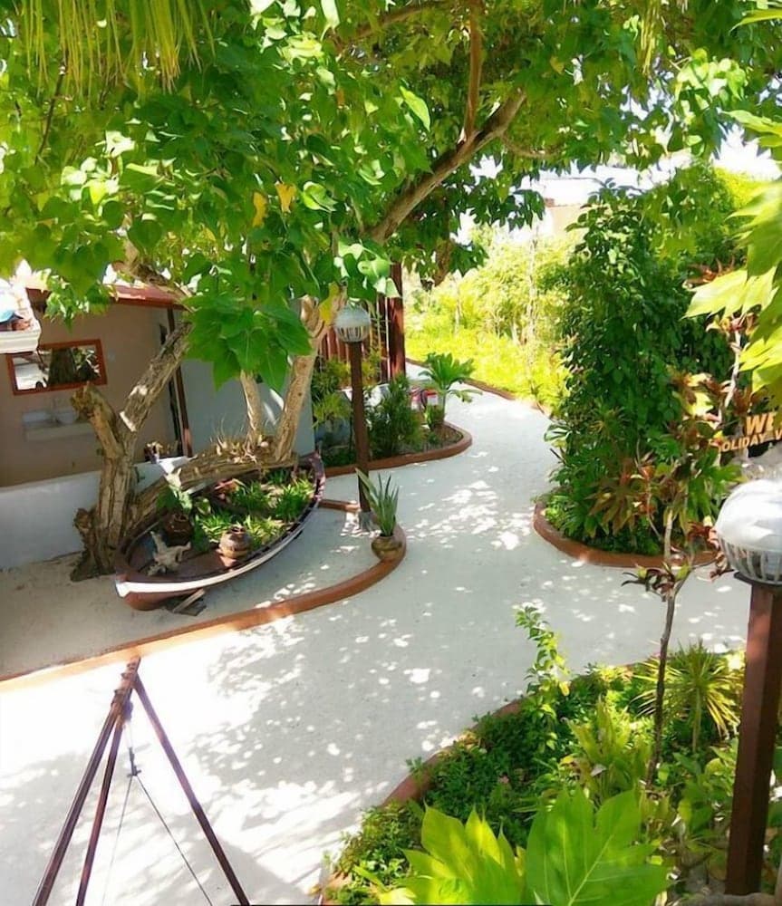 Holiday Village Retreat - View 2