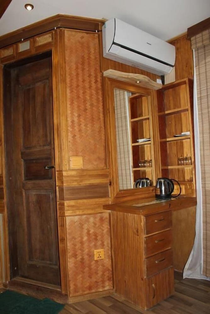 Eureka Serenity Athiri Inn - View 52