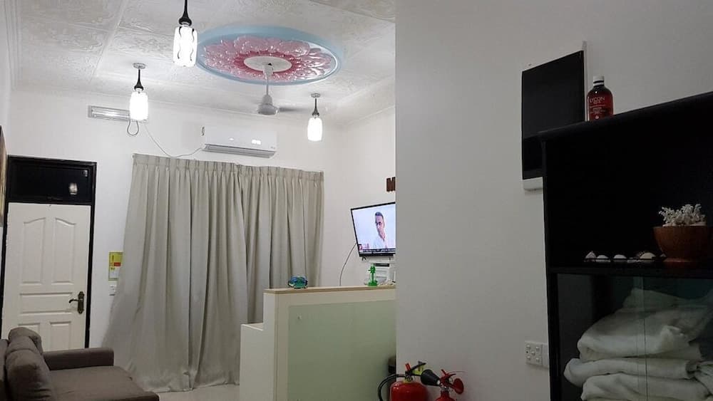 Mandhoo Retreat - View 3