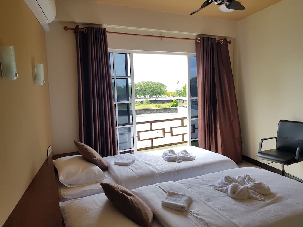 Hibiscus Holidays - View 3