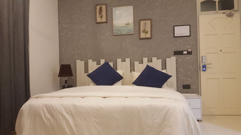 White Diamond - View 7