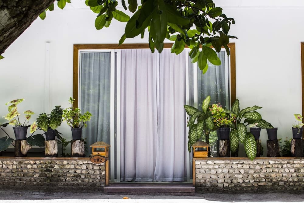 Dhigurah Retreat Beach - View 22