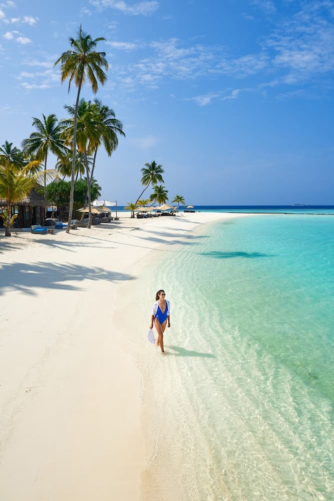 Constance Halaveli - View 27