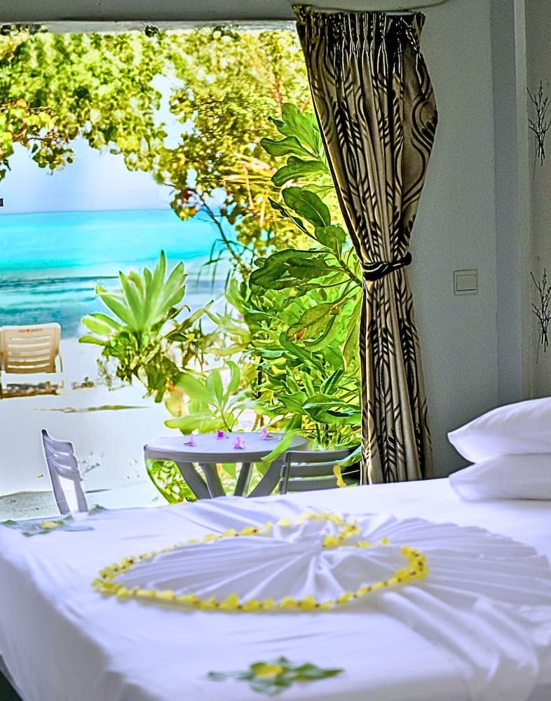 Crown Beach Villas  Bikini Beach - View 7