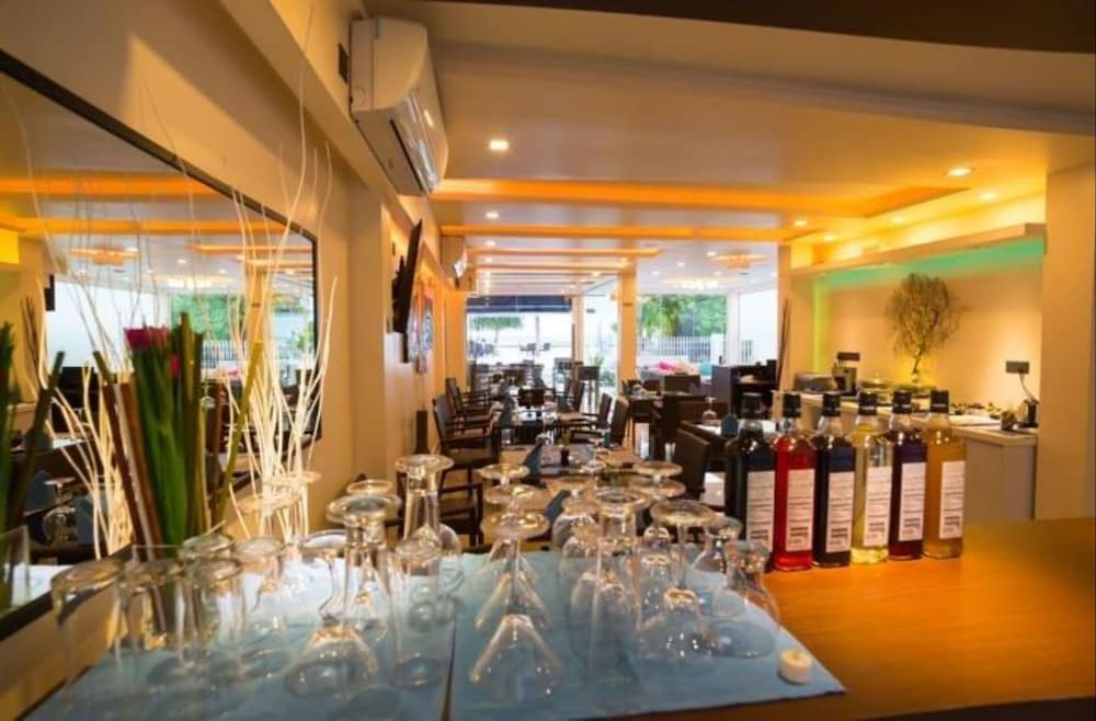 Whiteharp Beach Inn - View 21