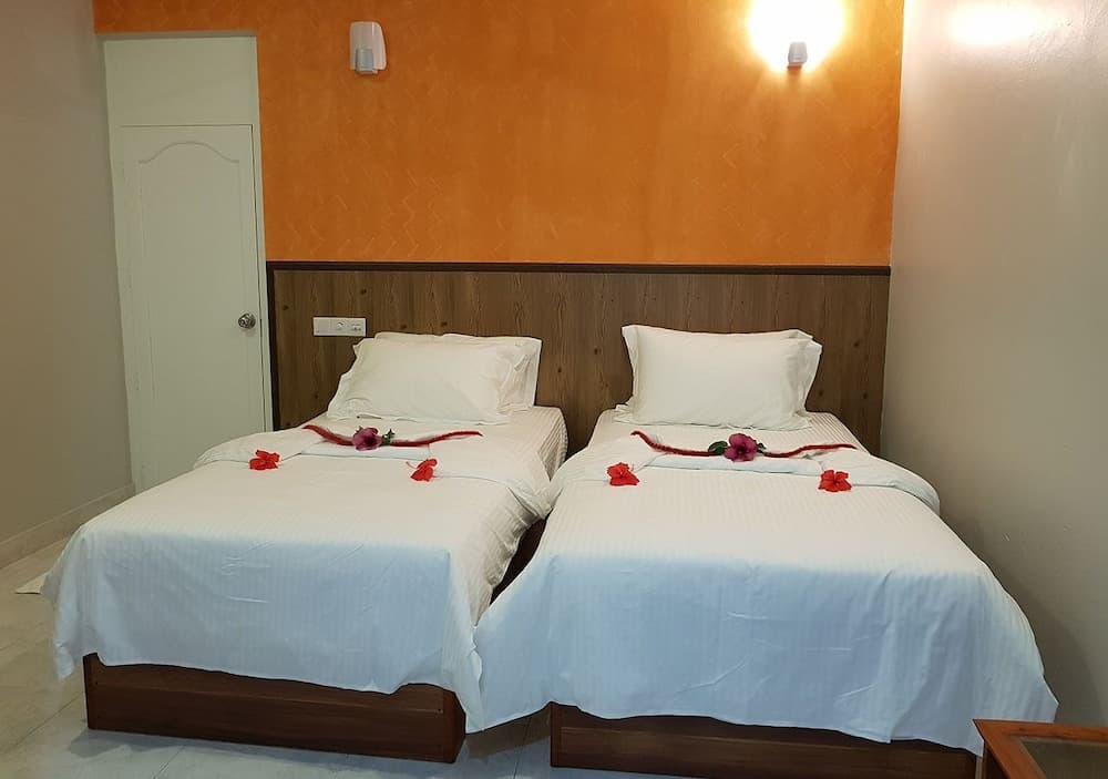 Omadhoo Inn - View 53