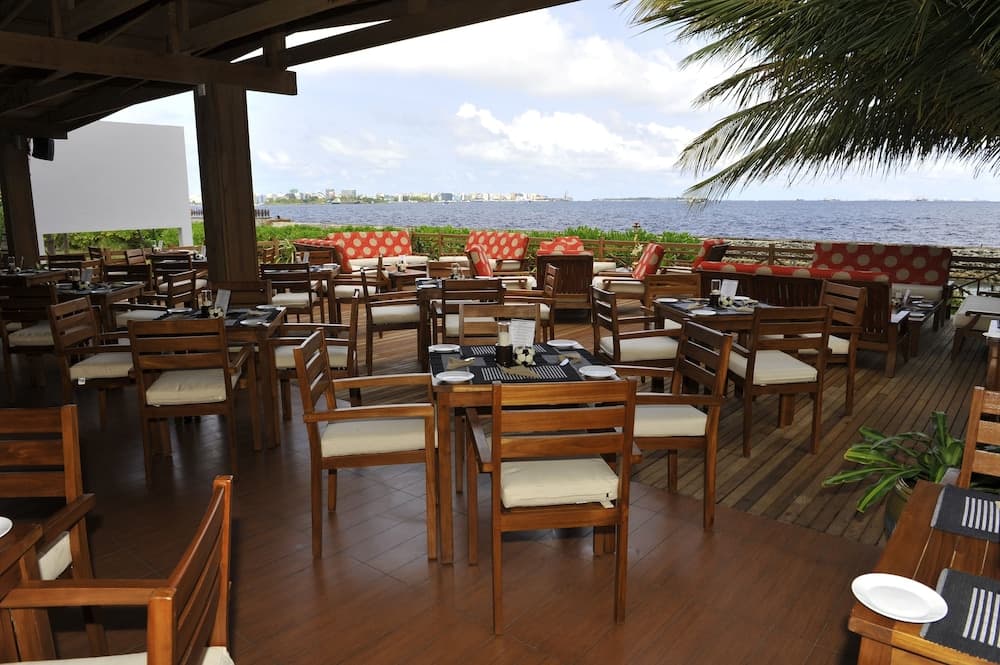 Hulhule Island Hotel - View 26