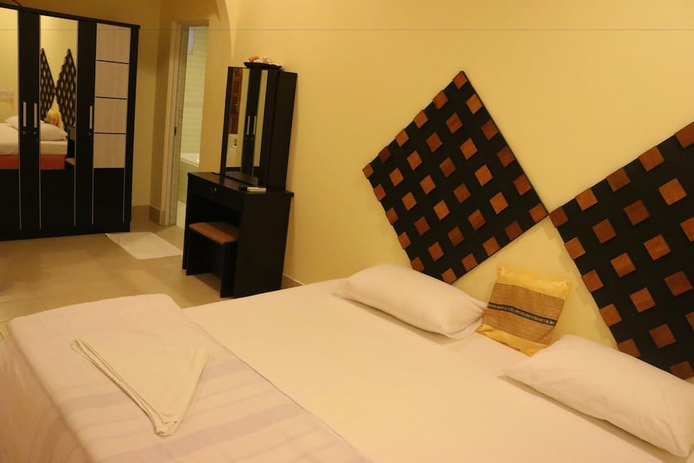 Ras Beach Inn - View 2