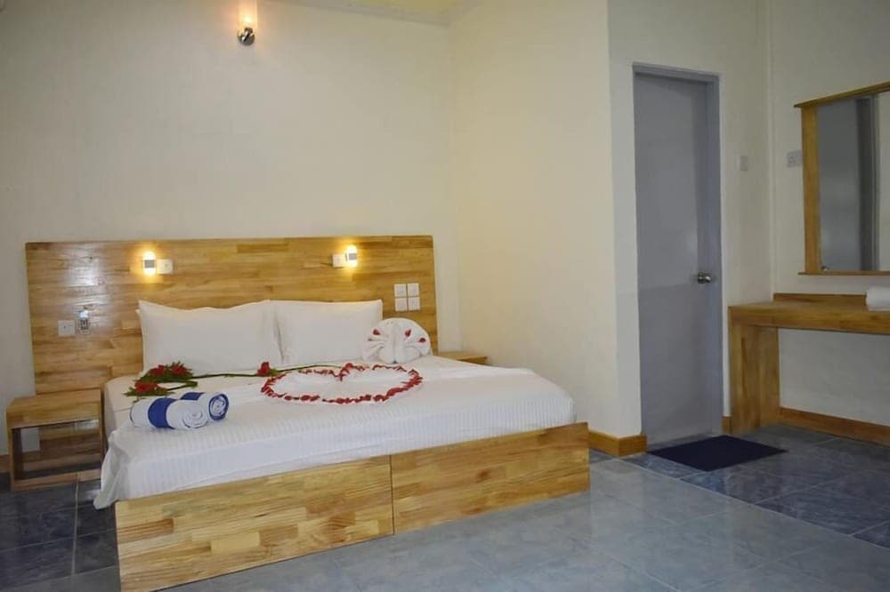 Veyvah Inn Maldives - View 2