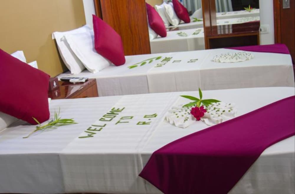 Royal Quest - View 7