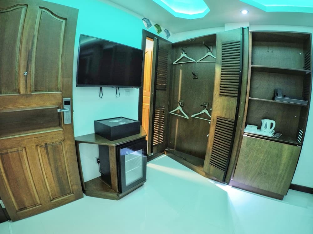 Six In One - View 14