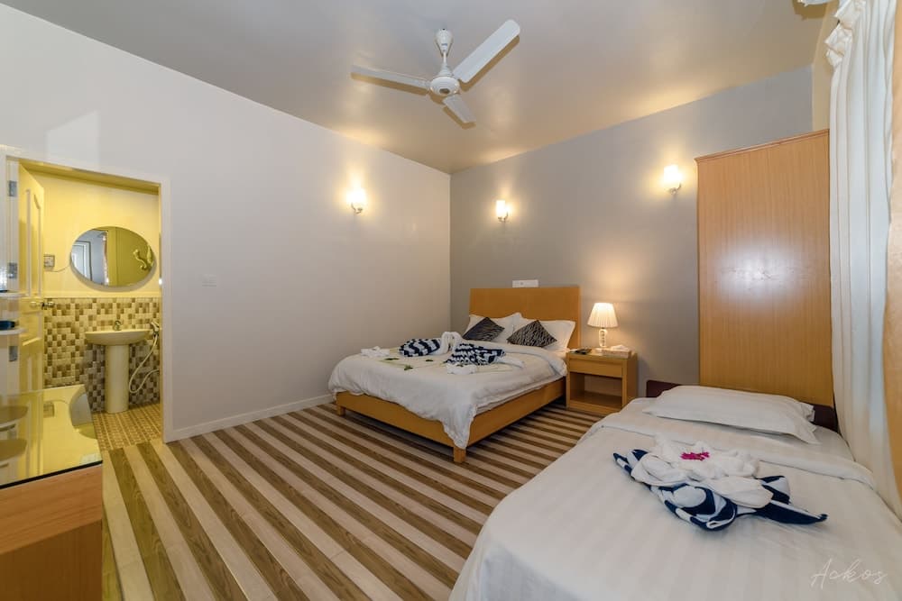 Starry Night At Ukulhas - View 4