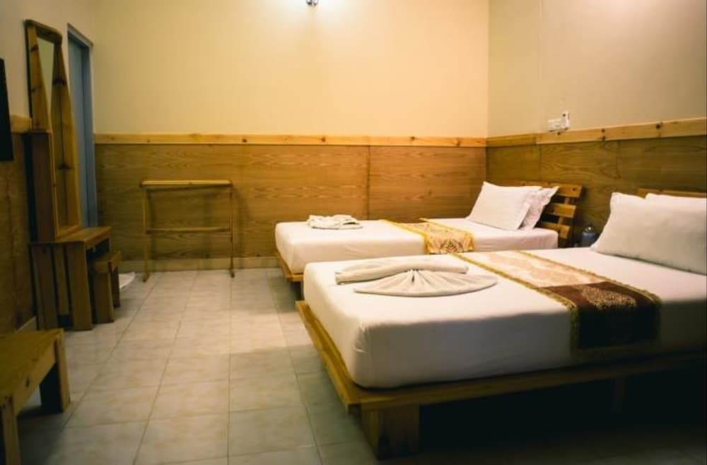 Holiday Lodge - View 13