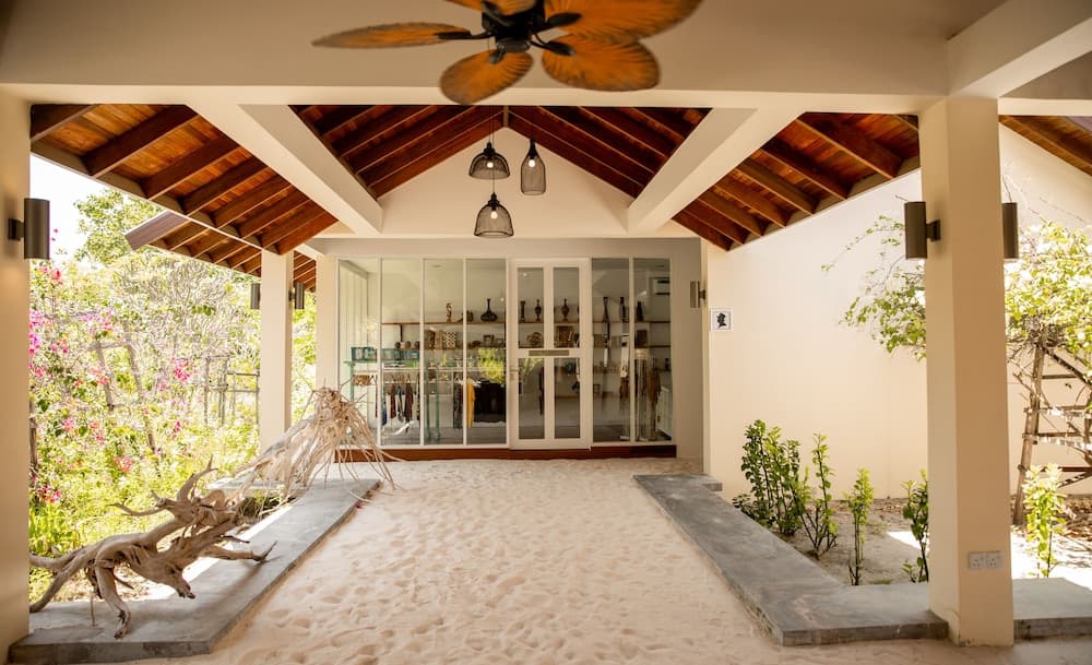 Hondaafushi Island Resort - View 3