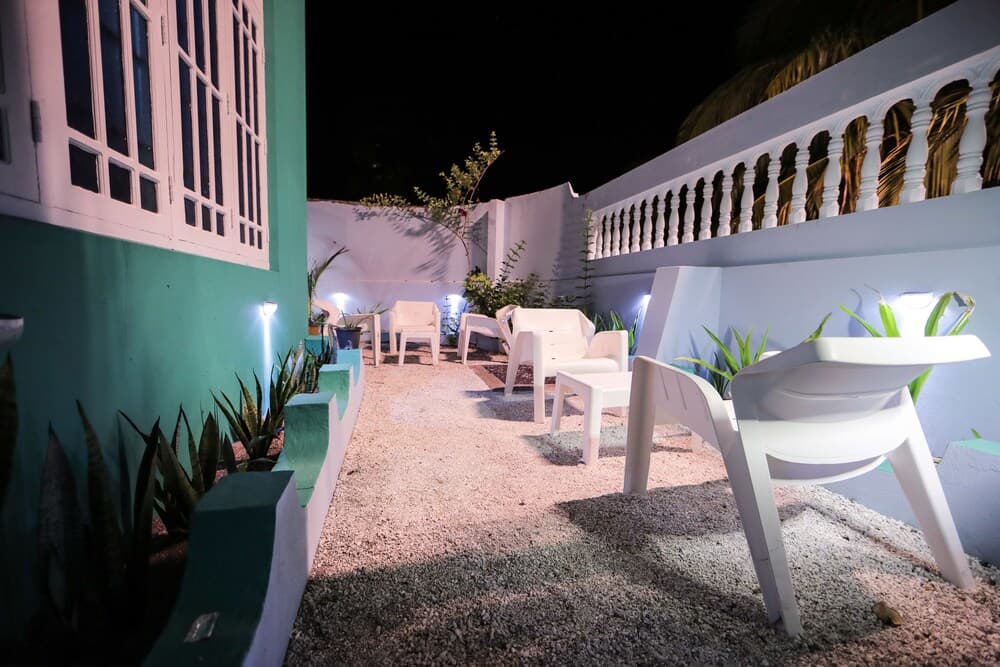 Huvadhoo Inn - View 11