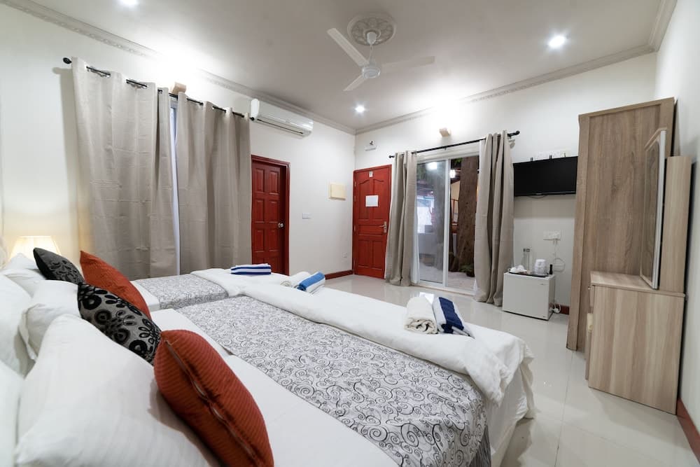 Ukulhas Beach Inn - View 98