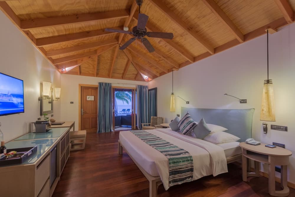 Vilamendhoo Island Resort & Spa - View 9