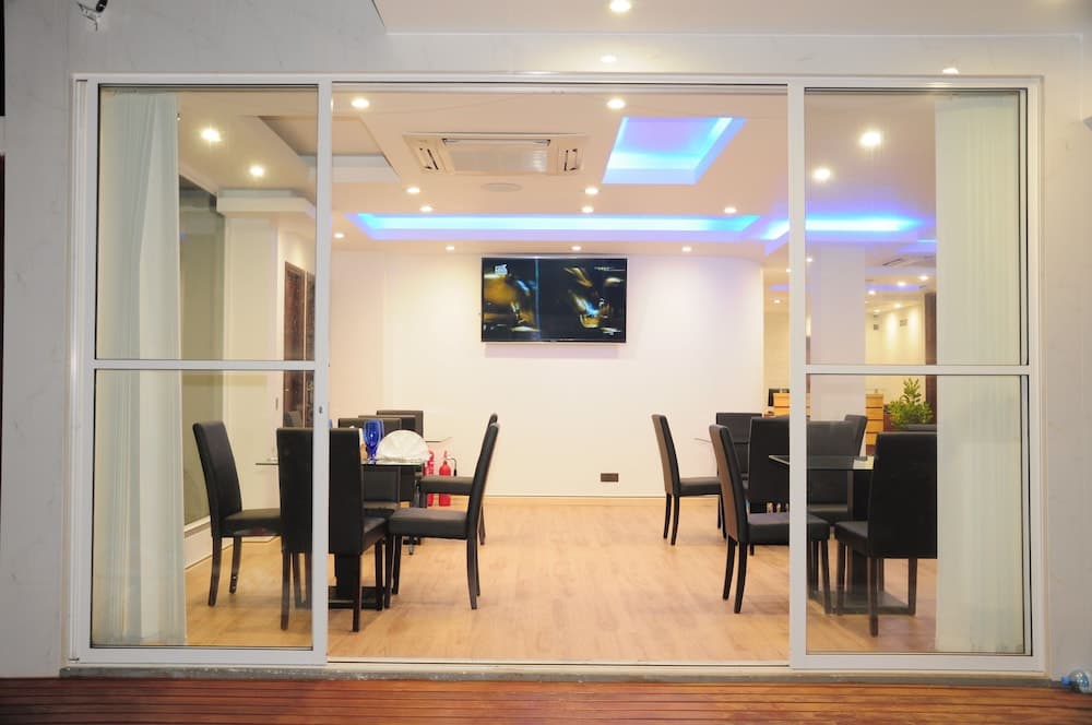 Airport Beach Hotel - View 25