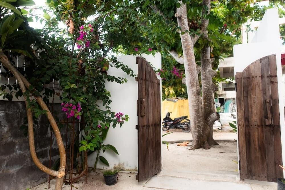 Moro Kihaadhoo - View 5