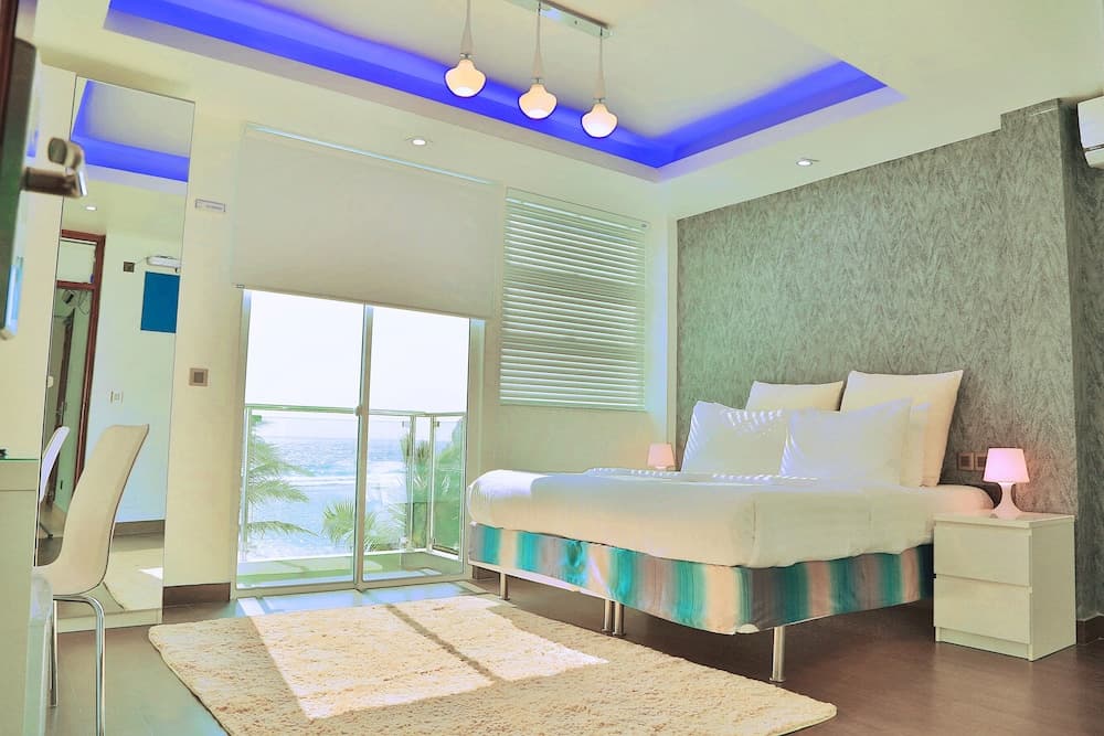 Airport Beach Hotel - View 12