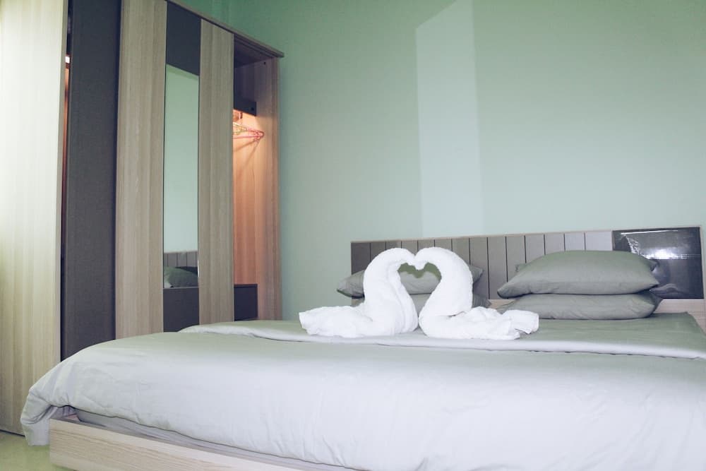 Salty Beach House - View 10