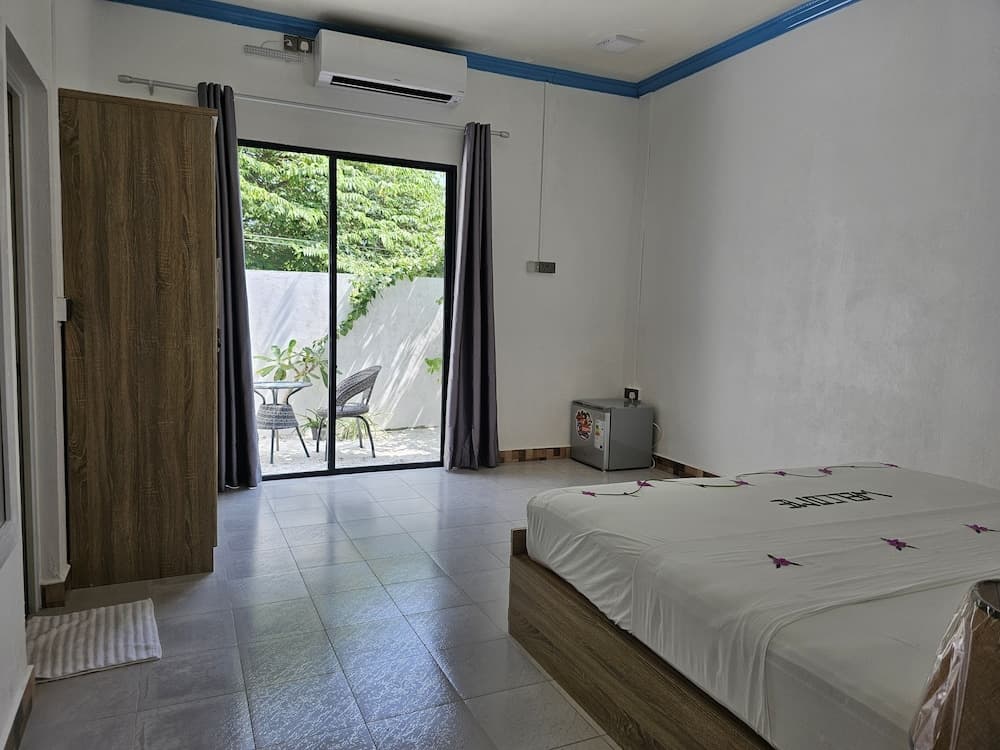 Island Luxury Fehendhoo - View 3