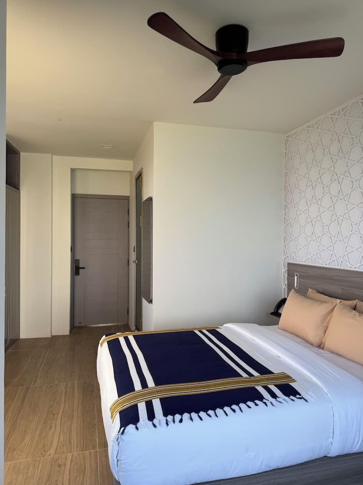 Avyanna Gulhi Beach - View 16