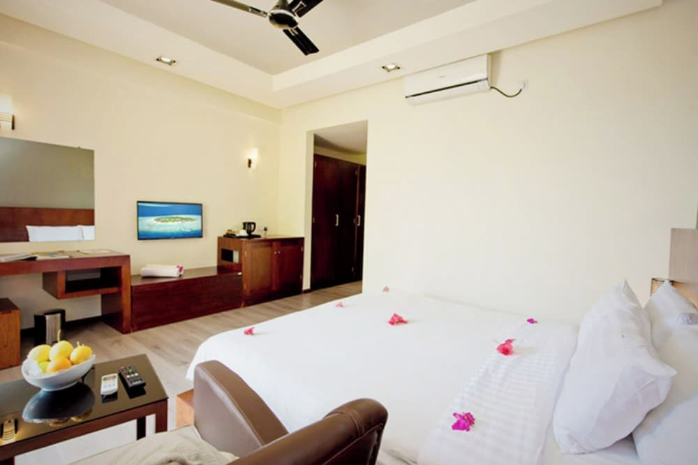 Eriyadu Island Resort - View 2