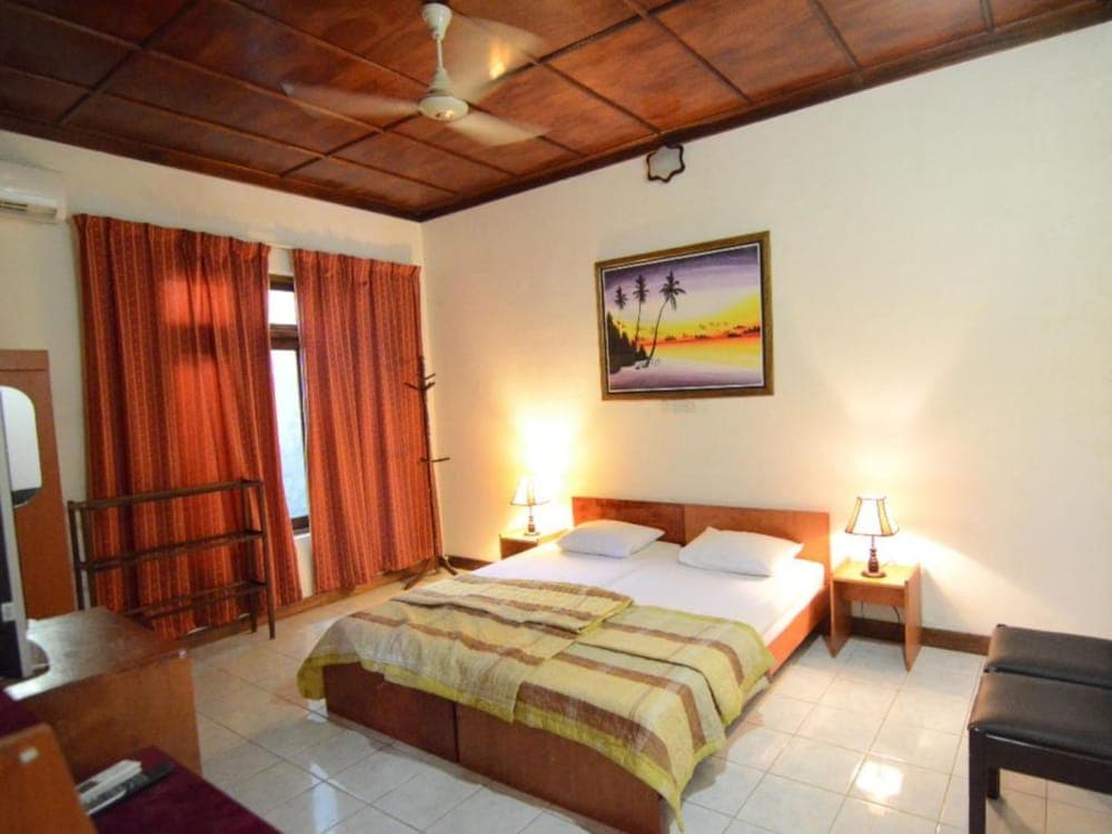 Goby Lodge Guest House - View 9