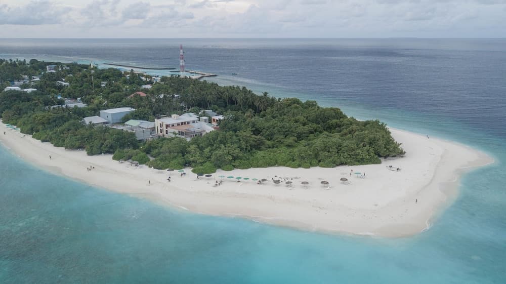Ukulhas Beach Inn - View 9