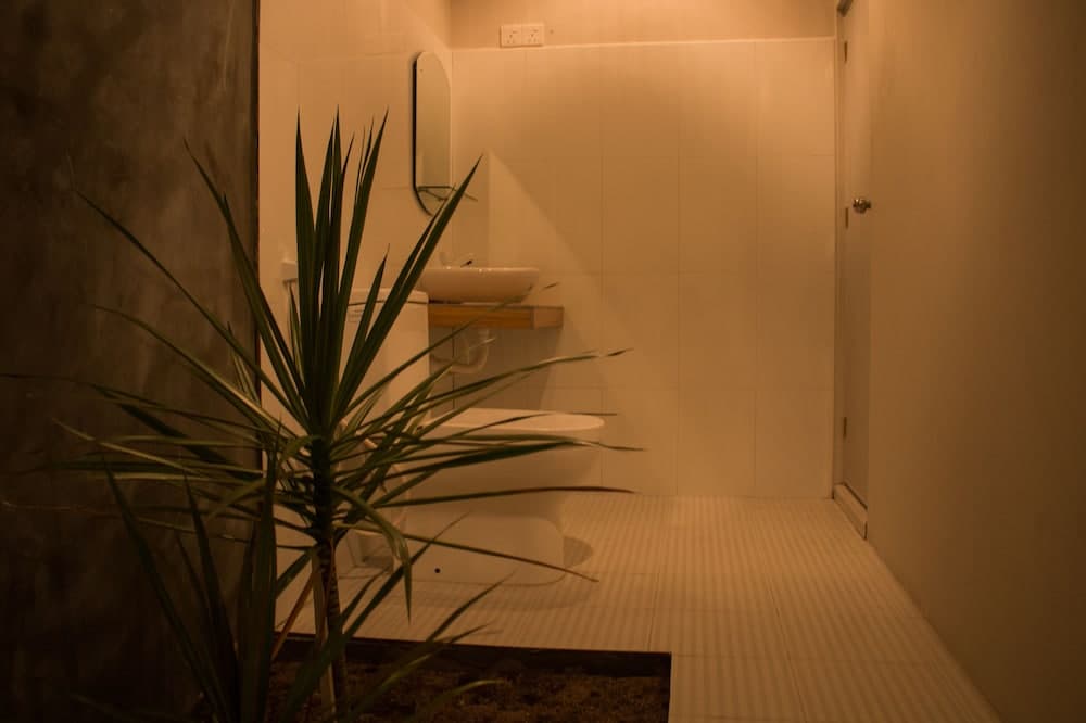 Lilac Stay - View 19