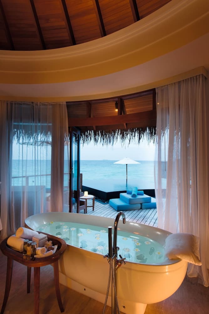 Constance Halaveli - View 24