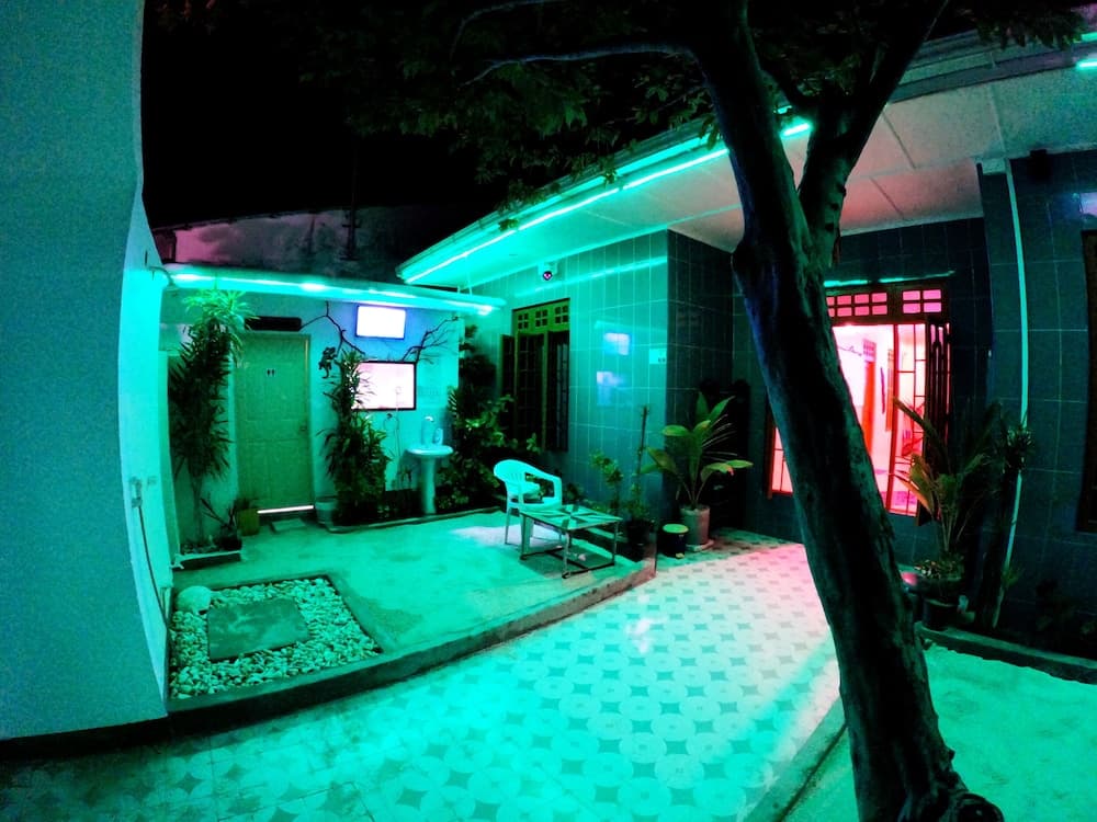 Adroit Beach Inn - View 180