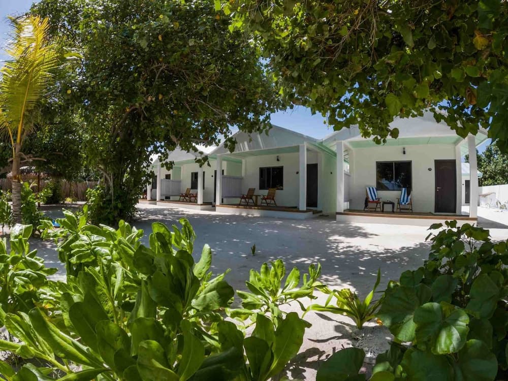 Clouds Beach Retreat Laamu - View 2