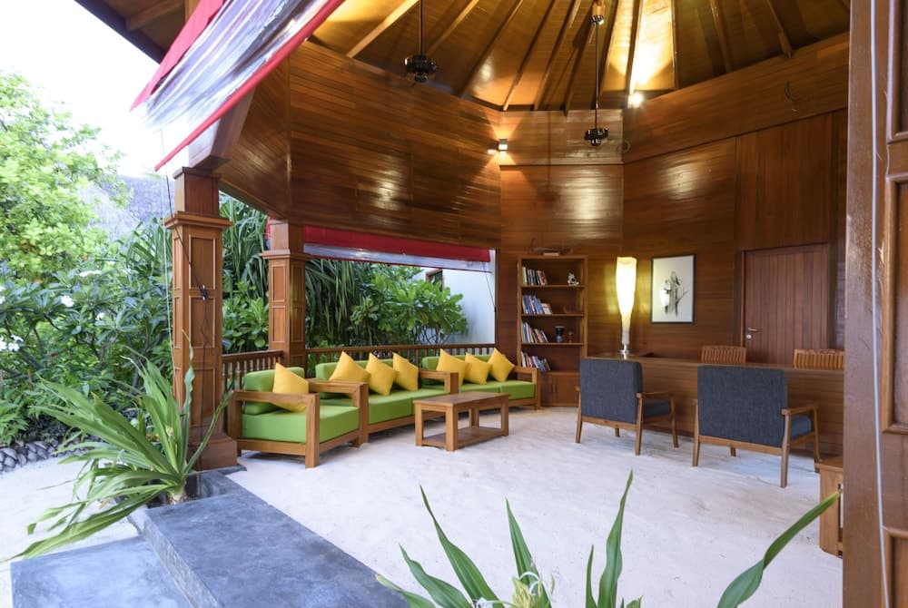 Dhigufaru Island Resort - View 2