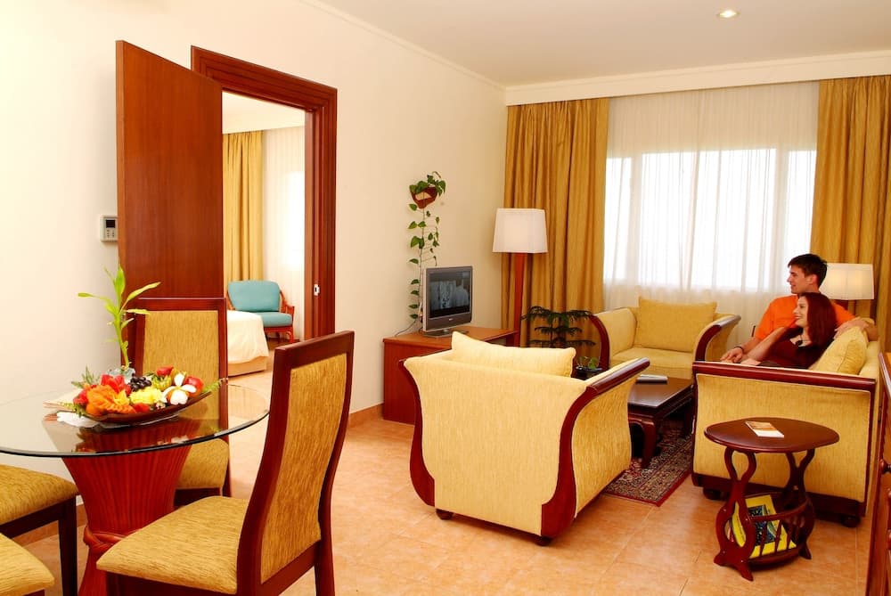 Hulhule Island Hotel - View 24