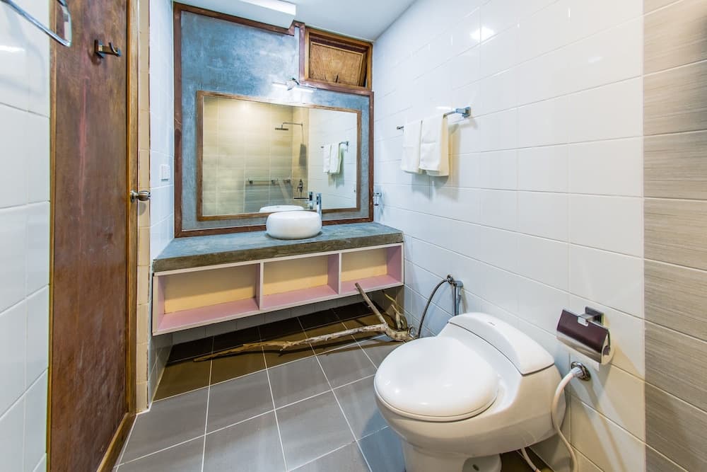 Dhiffushi White Sand Beach Hotel - View 11