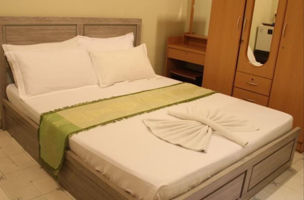 Holiday Lodge - View 6