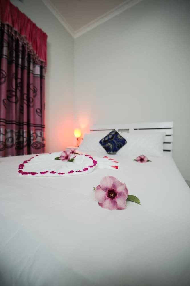 Huvadhoo Inn - View 3