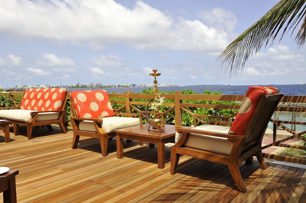 Hulhule Island Hotel - View 11