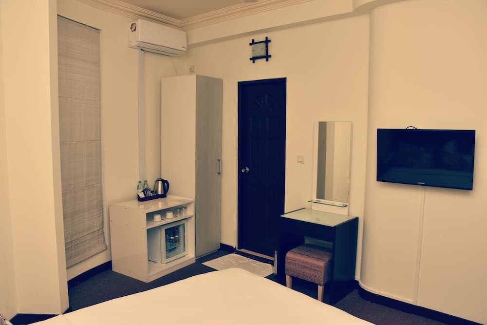 Local Escape Boutique - View 14