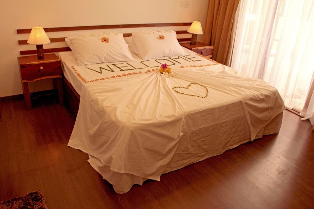 Dhiffushi White Sand Beach Hotel - View 18
