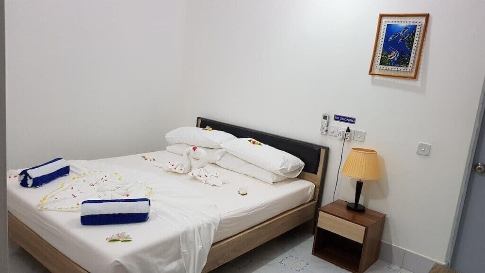 Mandhoo Retreat - View 1