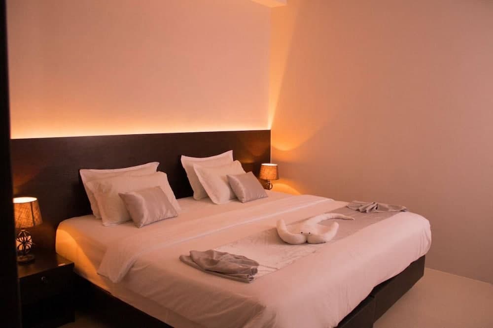 VIOLET INN - View 17