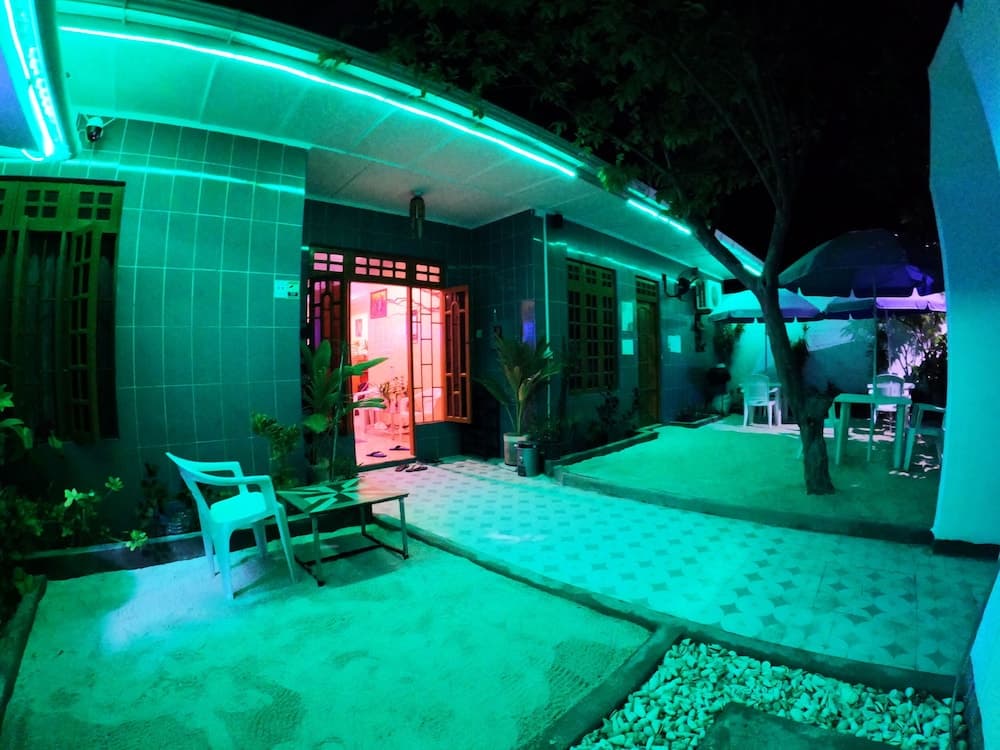 Adroit Beach Inn - View 8