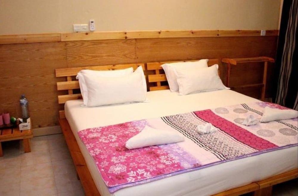 Holiday Lodge - View 9