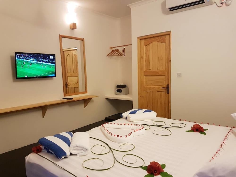 Thoddoo Beach Holiday Inn - View 3