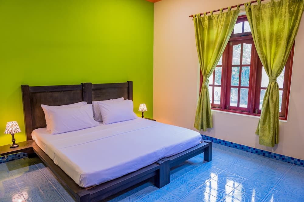 Maclura Residence - View 15