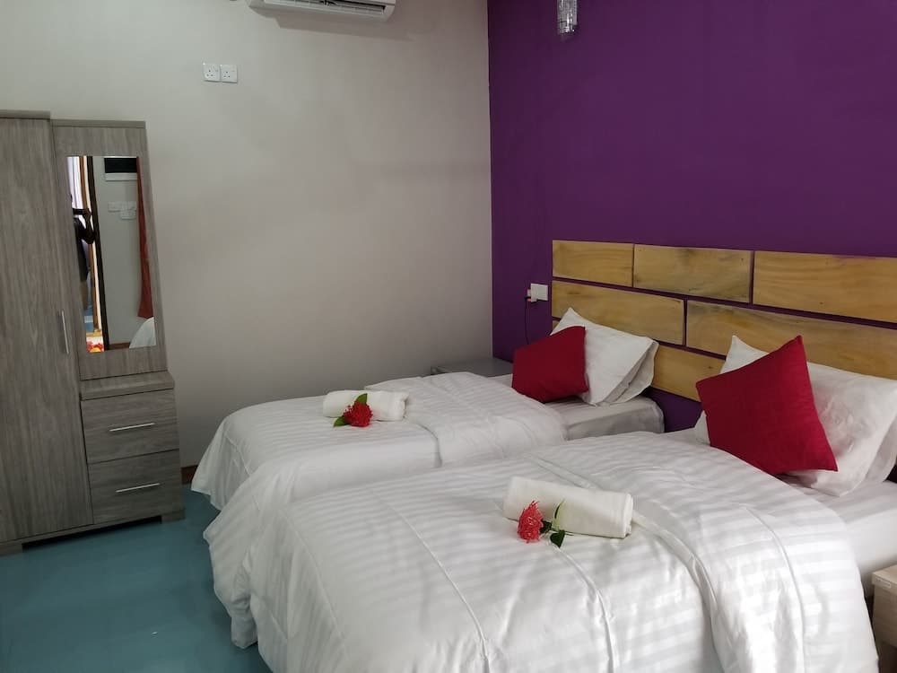 Lilac Stay - View 17